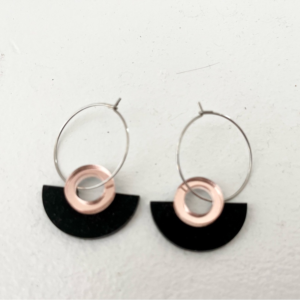 🎁FREE GIFT WITH PURCHASE Geo Circle Modern Art Loop Earrings